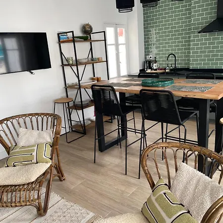 Casa Rie - In The Heart Of Alicante City, Next The The 'Mercado' Exterior photo